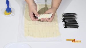 Canutillos de hojaldre con crema pastelera
