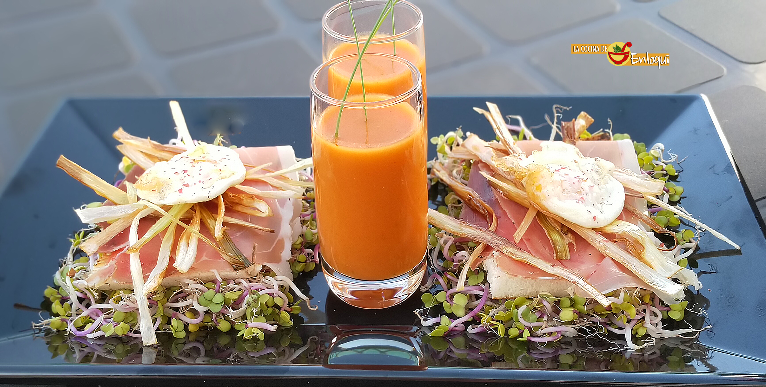 Tostas de jamón y puerro con huevo de codorniz